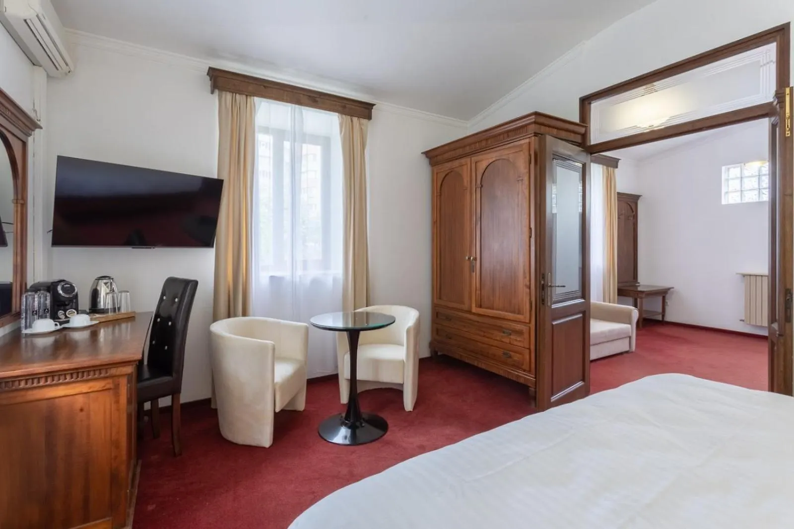 Arc De Triomphe By Citybookings Bucharest Apartment